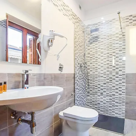 3 Bedroom Cozy In Apartment *